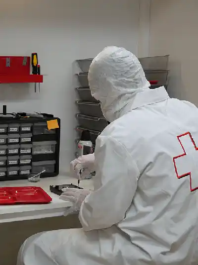 File Savers Chicago Clean Room Data Recovery Facility